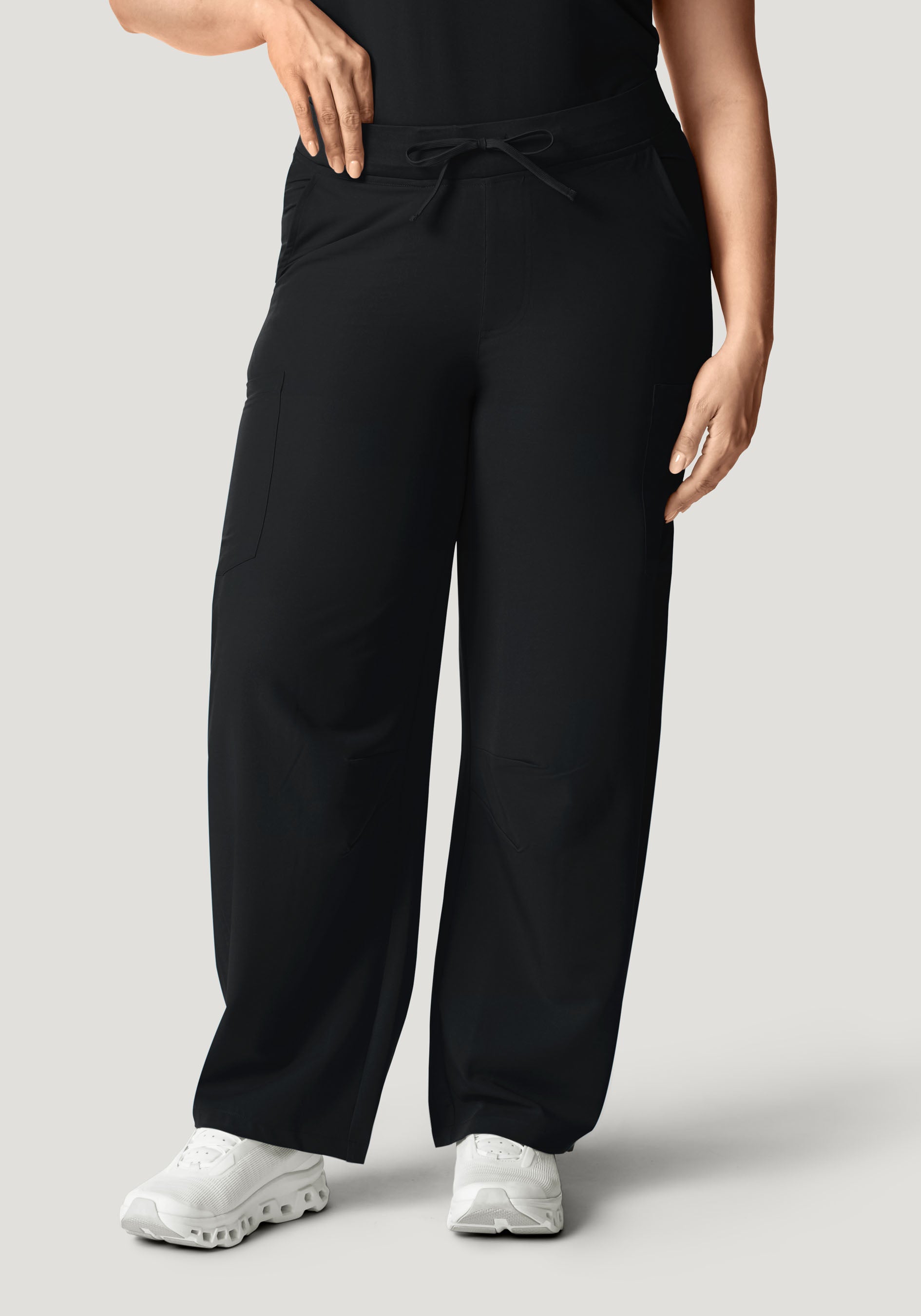 Mid-Rise Barrel Pants Black