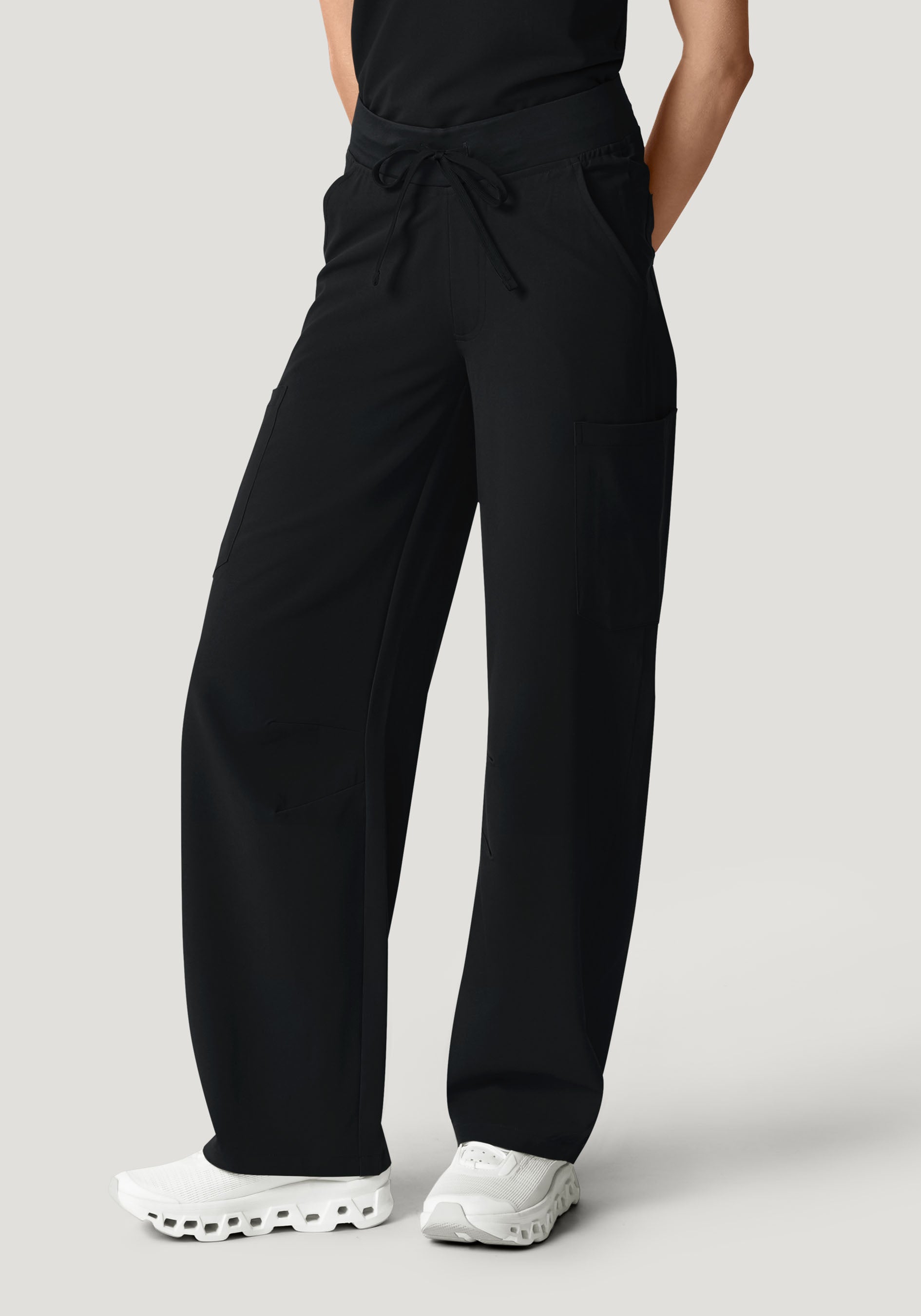 Mid-Rise Barrel Pants Black
