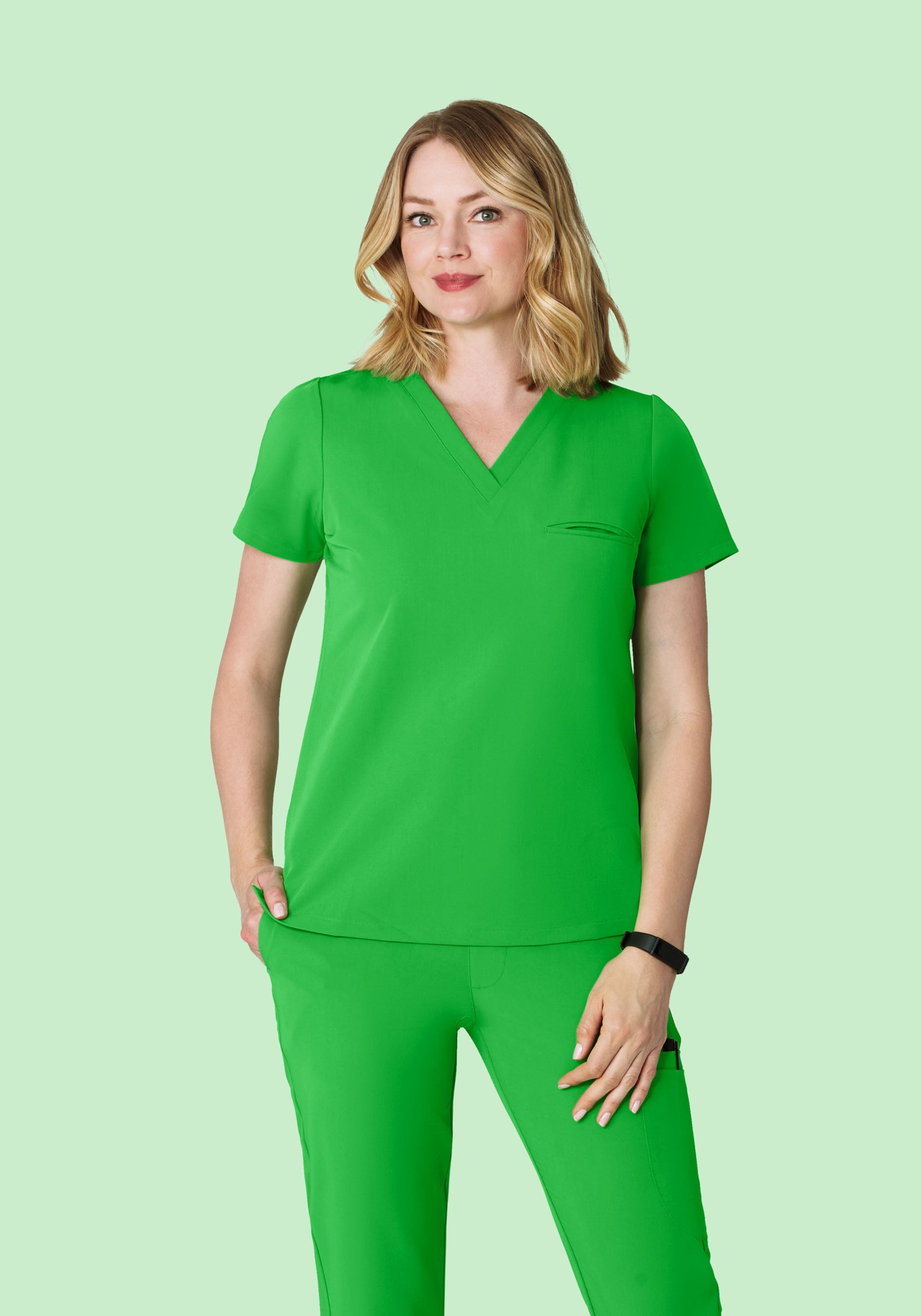 Mandala Women's V-Neck 1-Pocket Scrub Top - Kelly Green - 4XL Mandala Women's V-Neck 1-Pocket Scrub Top - Kelly Green - 4XL