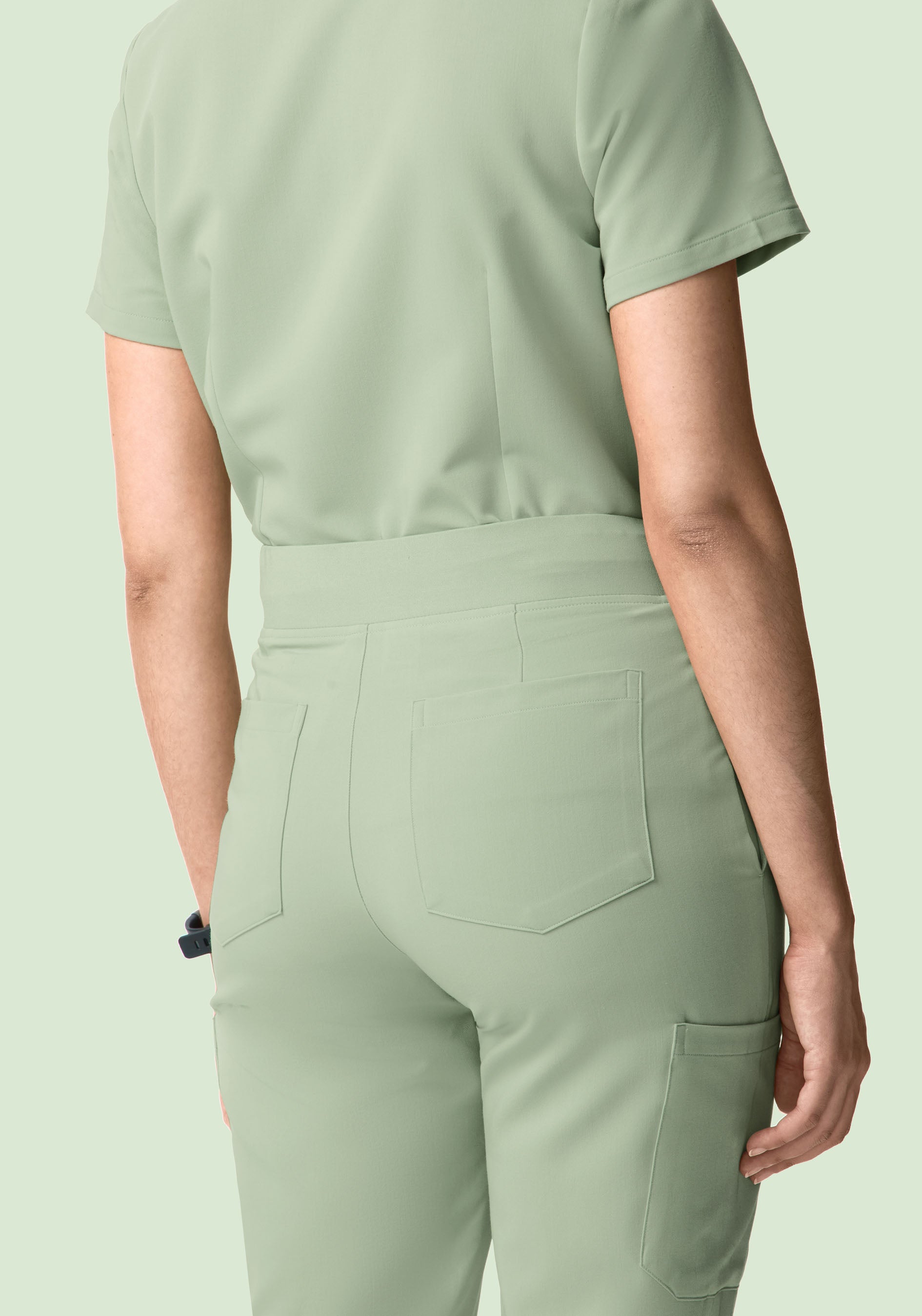 9 Pocket Joggers Green Tea