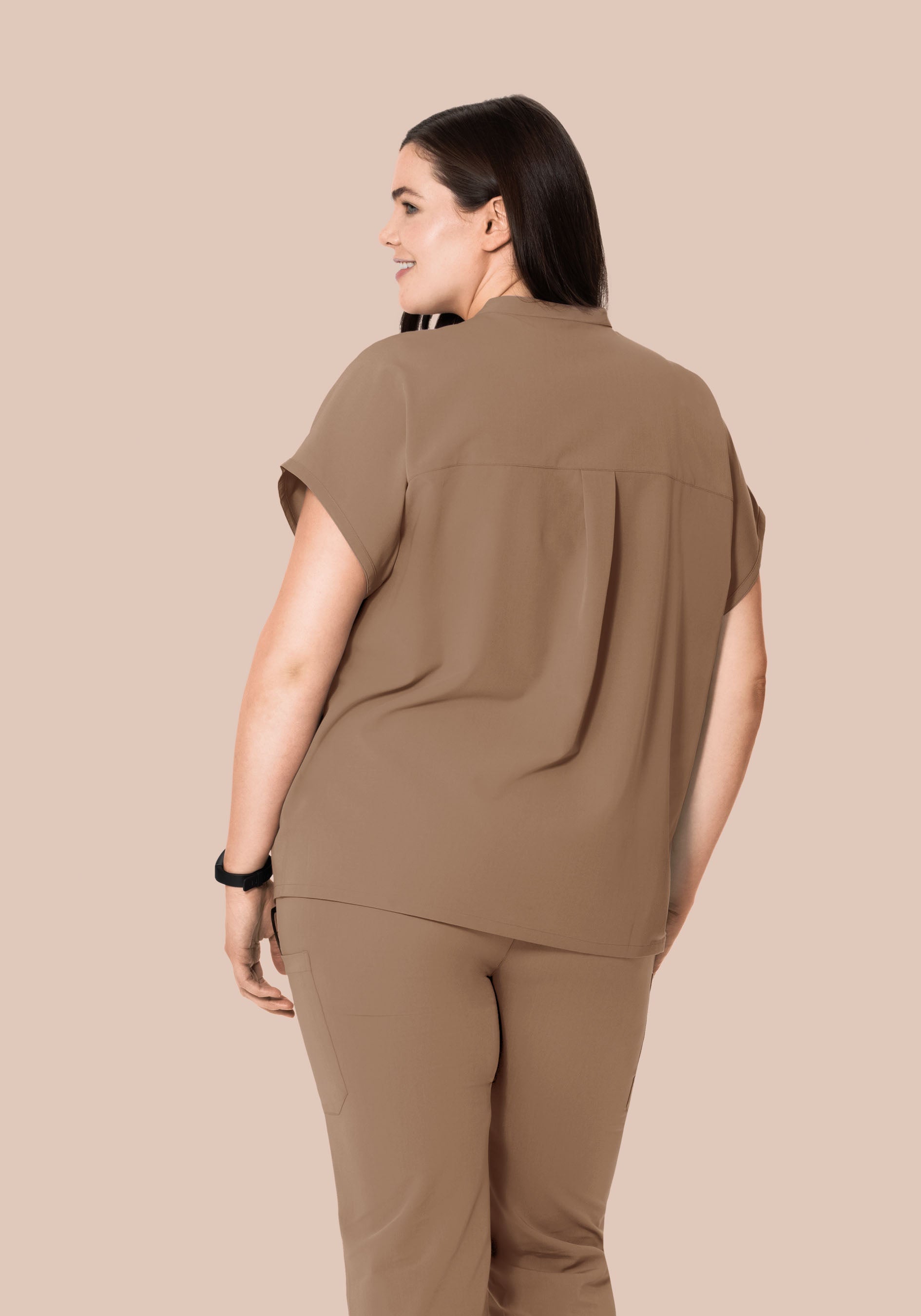 メーマン Women's Oversized Mandarin Dolman Scrub Top - Electric Blue
